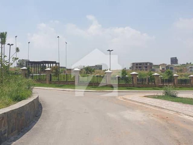 MAIN Boulevard 6 Marla Commercial Plot For Sale