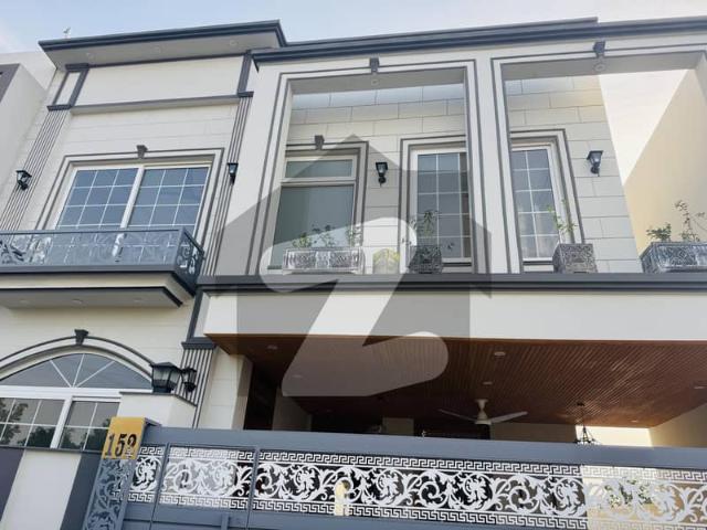 Main Boulevard 10 House For Sale