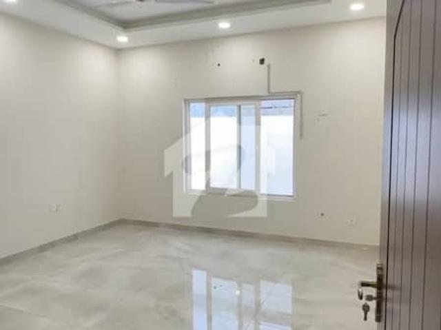 Main Boulevard IH House With Private Service Lane For Sale New Falcon Complex Malir