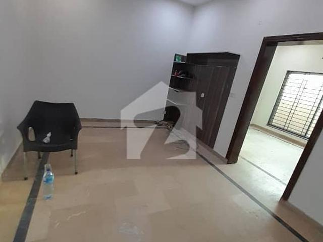 Main Cantt Upper Portion For Rent