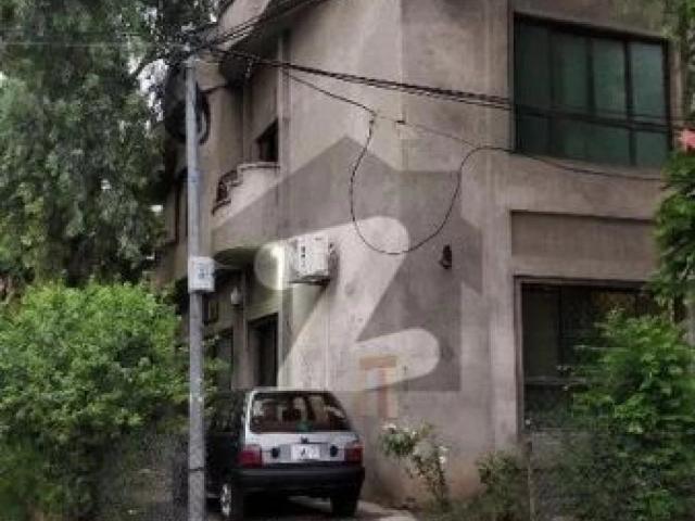 Main commercial market Hosue for sale Rawalpindi Satellite Town ID 77823