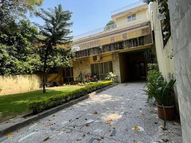 Main Double Road Corner House For Sale. Islamabad G 8 ID 91377