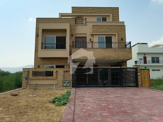 Main Double Road House Of 10 Marla Available For Sale In D 12/3