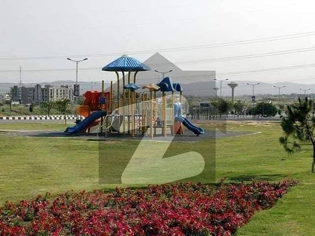 Main Double Road 30*60 8 Marla Plot For Sale In Block G B 17