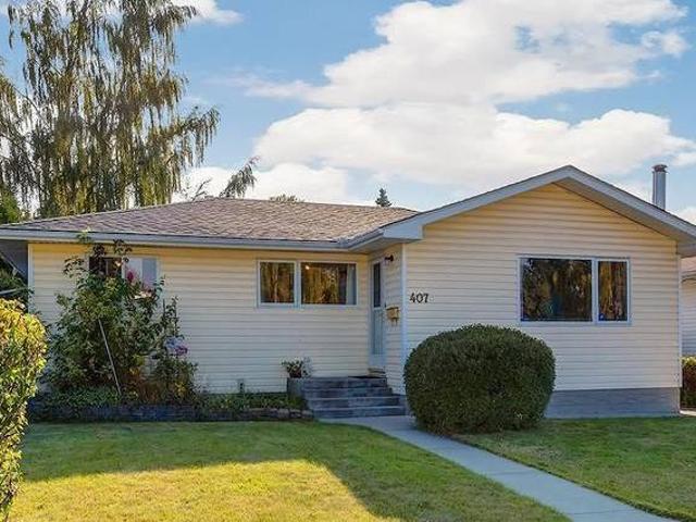 Main Floor for rent in Acadia