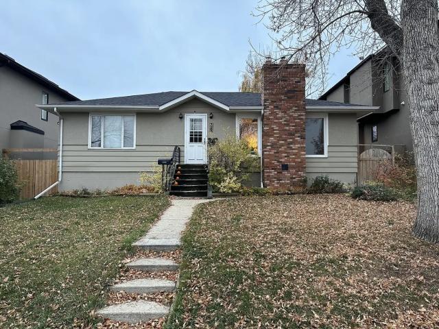 Main Floor Suite, Detached Home in Windsor Park 3 Bed | 1 Bath | Utilities Inc