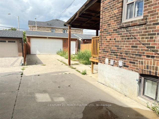 Main Floor unit 540 Old Weston Road in Toronto: Weston Pellam Park House for lease Toronto W03: MLS®# W13723788