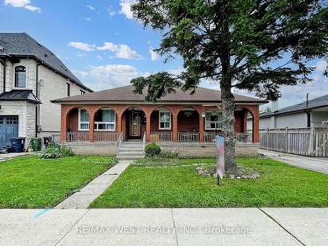 Main Floor 139 Ranee Avenue, Toronto, ON, M6A 1N3 house for lease | Listing ID C13077 | Royal LePage