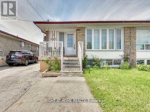 Main Floor 34 Goldsboro Road, Toronto, ON, M9L 1A7 house for lease | Listing ID W13524 | Royal LePage