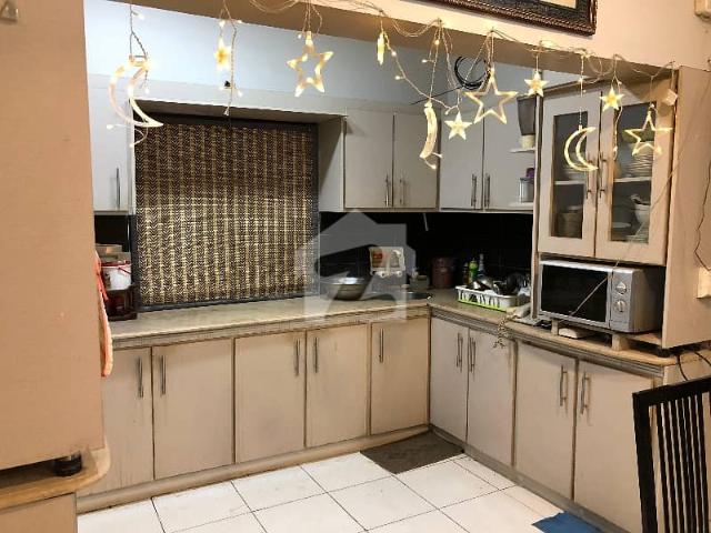 Main Food Street Flat