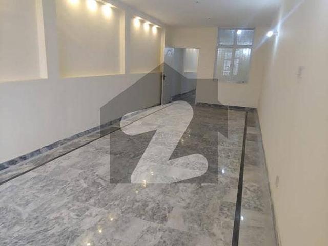 Main gulberg house for rent prime location ideal for offices and call centers etc