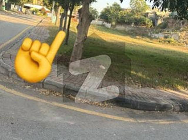 Main Road Corner Golf View Open Transfer Plot For Sale