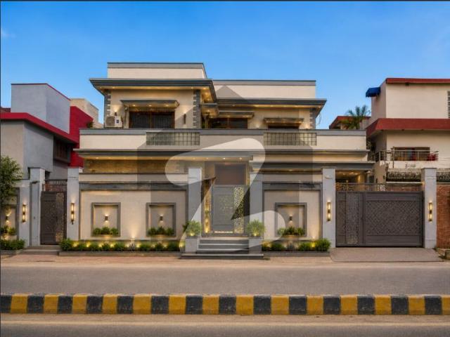 Main Road House For Sale PECHS Block 2