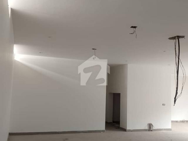 Main Road Office For Rent At Zulfiqar Commercial