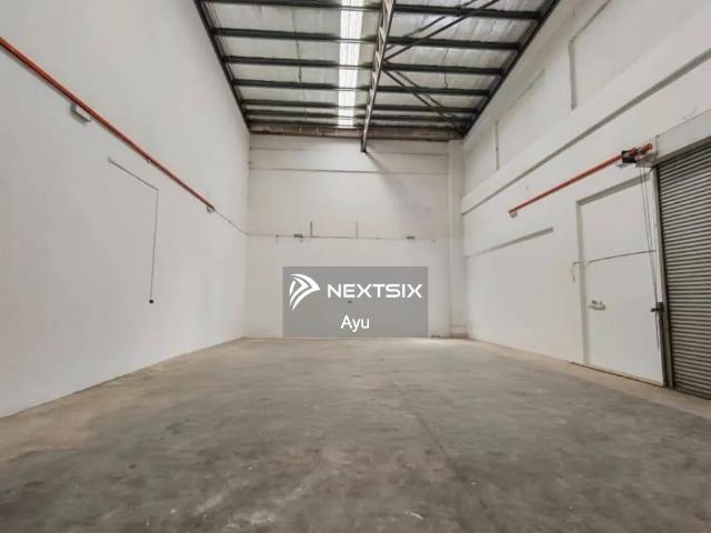 Main Road Showroom for Rent