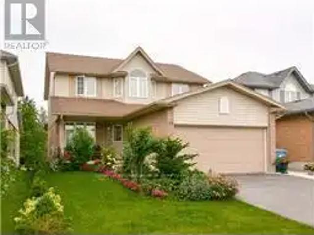 MAIN UNIT 22 CLAIRFIELDS DRIVE W