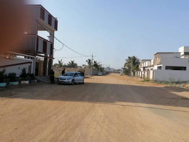 Main 150 ft road 600 sqyd plot karachi scheme 33 id 89490