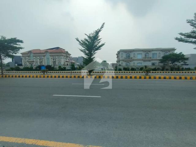 Main 150' Rd No Dp Pole Just Walking Distance Park And McDonald'S Direct Approach Phase 6 Raya Most Peaceful Living Near 2K Villas Plot For Sale