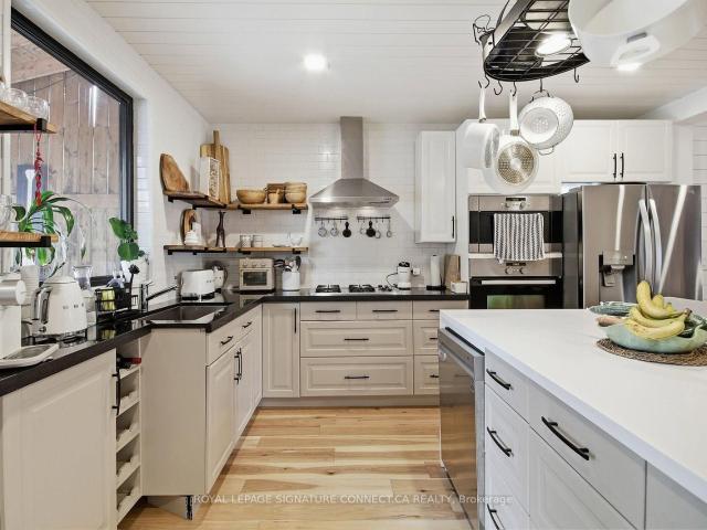 Main 18 Harlton Crescent in Toronto: Keelesdale Eglinton West House for lease Toronto W03: MLS®# W13093360