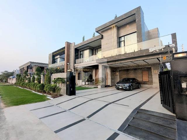 Main 100 fit road 2 kanal modern house with swimming pool