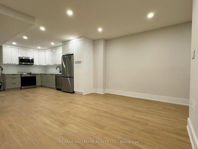 Main 116 Bellevue Avenue, Toronto | 3Beds/1Bath, Townhouse, $3,950/mo | Condos. Ca