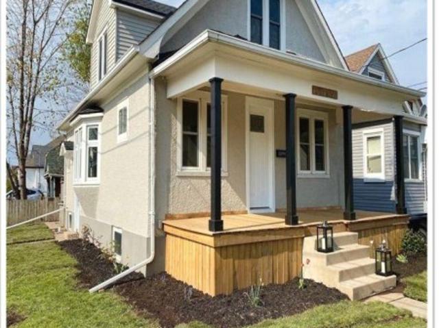 Main 13 Delaware Street, St. Catharines, ON, L5M 5L9 house for lease | Listing ID X13587 | Royal LePage