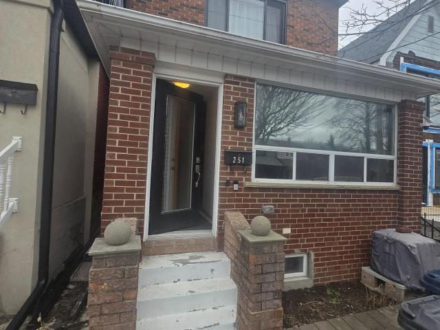 Main 251 Silverthorn Avenue in Toronto: Weston Pellam Park House for lease Toronto W03: MLS®# W12975884