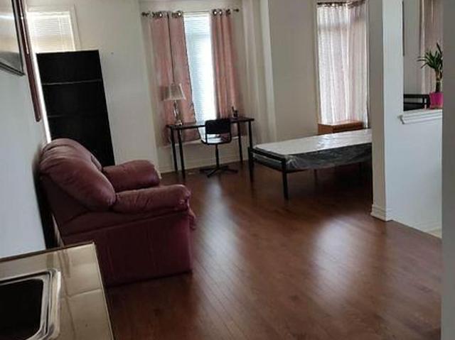 Main 25 Brock Avenue, Markham | 1Beds/1Bath, Townhouse, $1,200/mo | Condos. Ca