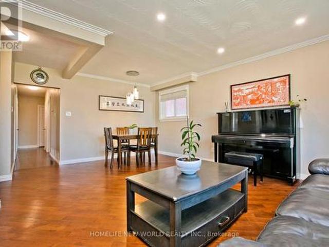 Main 27 Doerr Road, Toronto, ON, M1P 4M7 house for lease | Listing ID E13514 | Royal LePage