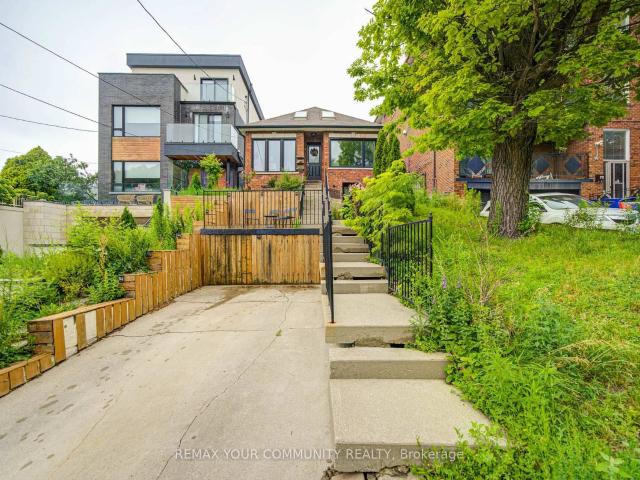 Main 29 Ennerdale Road in Toronto: Caledonia Fairbank House for lease Toronto W03: MLS®# W13570854