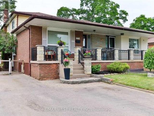 Main 2354 Gareth Road, Mississauga, ON, L5B 1Z5 house for lease | Listing ID W13506 | Royal LePage