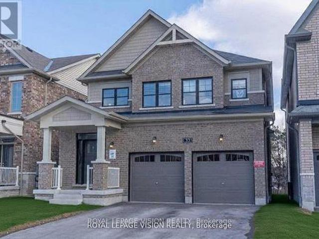 Main 33 Bremner Street, Whitby, ON, L1R 1W5 house for lease | Listing ID E13483 | Royal LePage