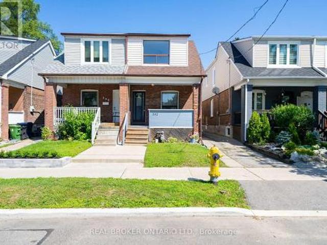 Main 542 Glebeholme Boulevard, Toronto, ON, M4C 1V4 house for lease | Listing ID E13604 | Royal LePage