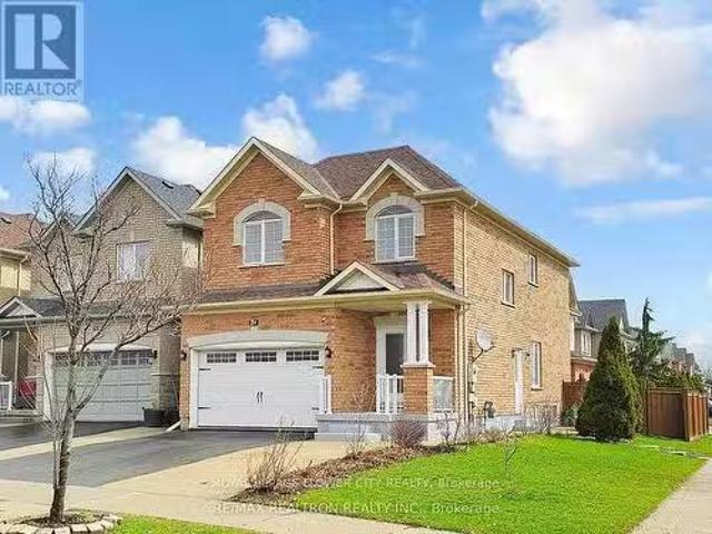 Main 60 Colombo Crescent, Vaughan, ON, L6A 0A3 house for l.