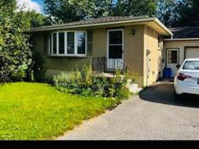 Main 708 Glen Forrest Boulevard, Waterloo, ON, N2L 4K8 house for lease | Listing ID X13494 | Royal LePage