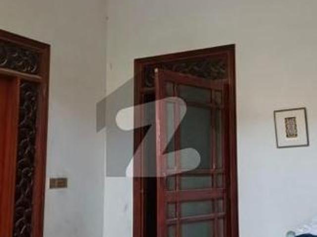 Maintain flat Gulshan e Iqbal Block 13/D 3