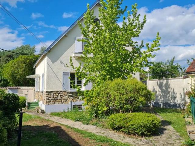 MAINTENON Maison de 90 m² sur 2230 m² de terrain