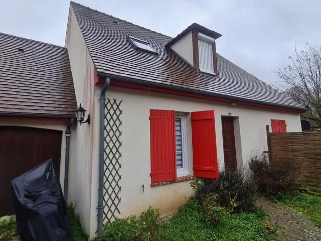MAINTENON sortie maison louée de type F4 sur 400 m² de terrain