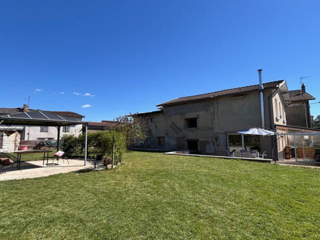 Maion avec jardin et garage sur un terrain de 639 m2