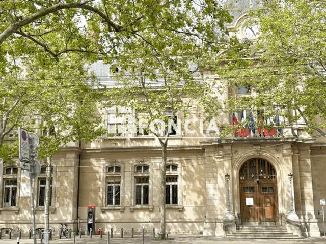 Mairie Croix Rousse T4 traversant de 103m2