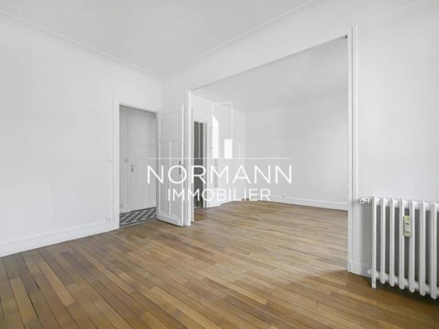 MAIRIE DE PUTEAUX DERNIER ETAGE 2 PIECES BALCON /TERRASSE