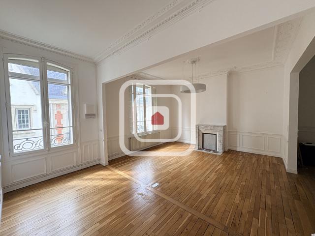 MAIRIE FORUM APPARTEMENT T4 de 108.8m2 AVEC STATIONNEMENT