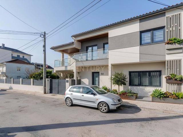 Mais do que uma casa: um investimento com visão de futuro na Portela da Azóia!