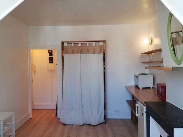 Mais, Rue St. Martin studio 20m2