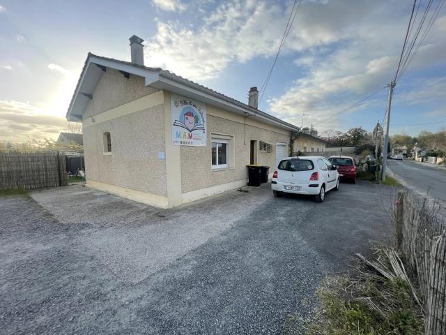Maison de 110 m² environ sur 370 m² de terrain