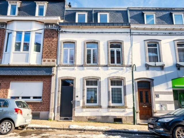 Maison 3 à 4 chambres avec jardin