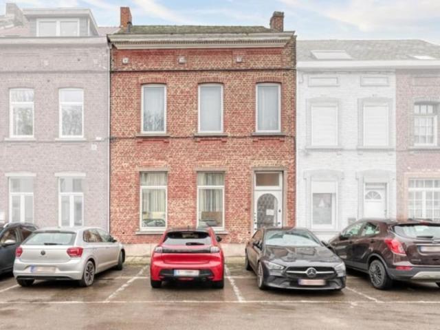 Maison 3 chambre avec grenier et terrasse/cour arrière