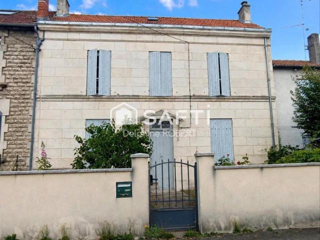 Maison 3 chambres, 1 cave, 1 garage et 1 jardinet