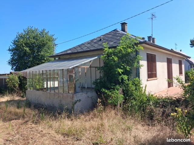 Maison 3 chambres 2 garages 1 atelier 1 000 m2 de terrain Vente directe