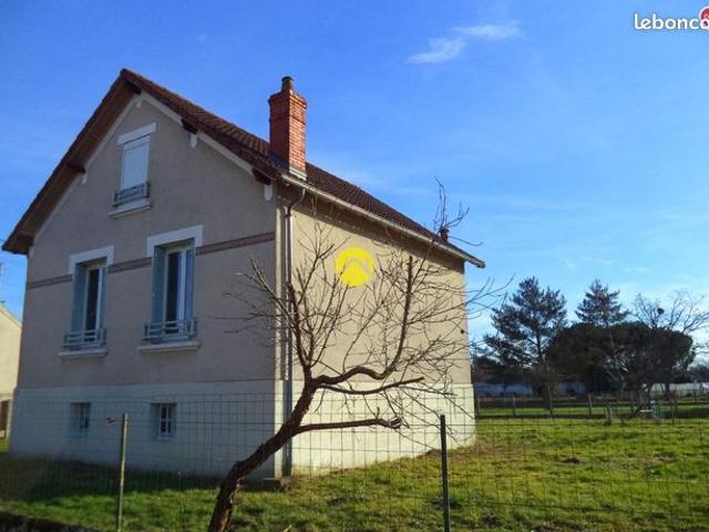 Maison 3 chambres terrain 828m²